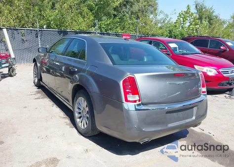 2012 Chrysler 300 z USA, uszkodzony, nr VIN 2C3CCAAG3CH129666